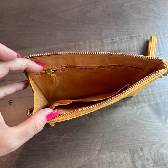 Tory Burch Wrislet/Wallet - Picture 4 of 5